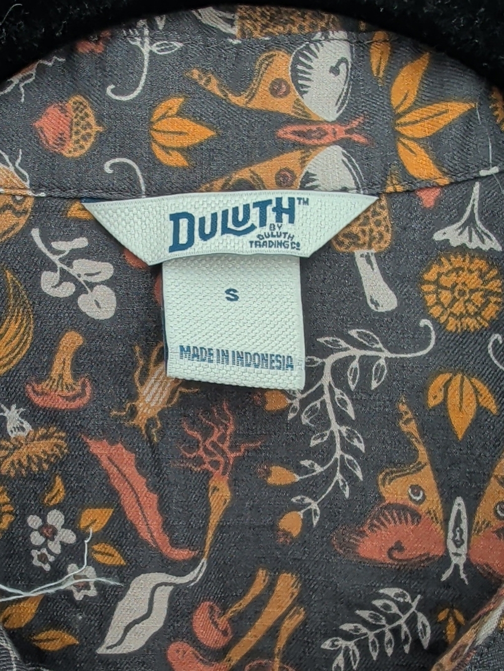 Duluth Trading Co Mushroom And Moth Button Up Long Sleeve Shirt Size Small - Picture 3 of 7
